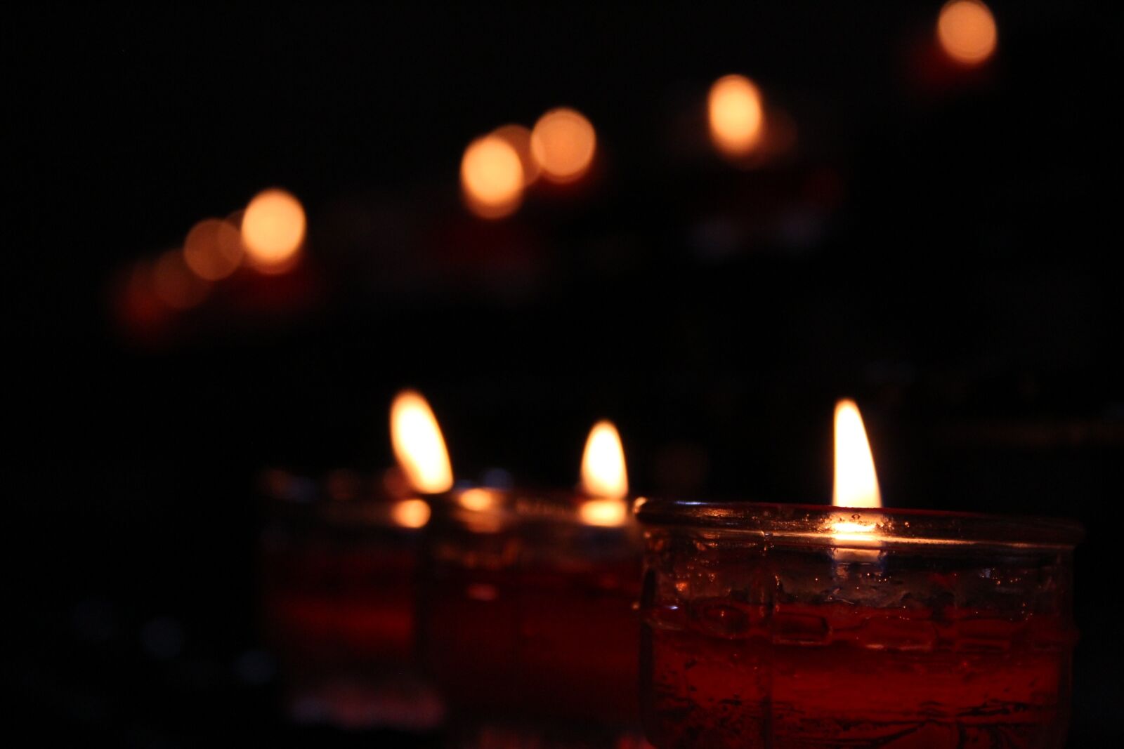 Canon EOS 1300D (EOS Rebel T6 / EOS Kiss X80) sample photo. Candle, jesus, c photography