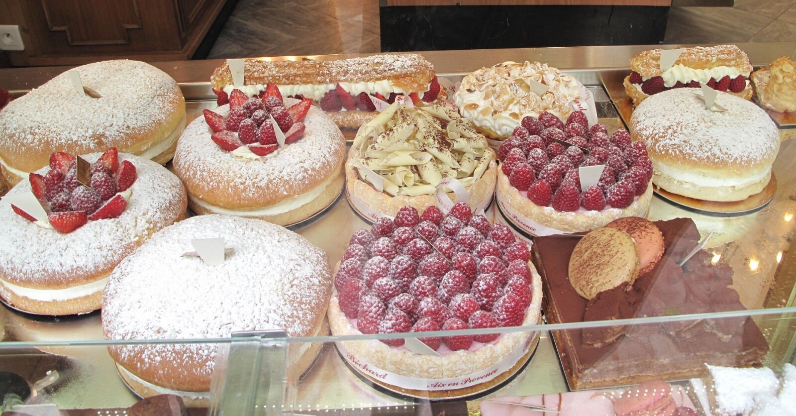 Canon PowerShot G10 sample photo. Patisserie, baked goods, pastry photography