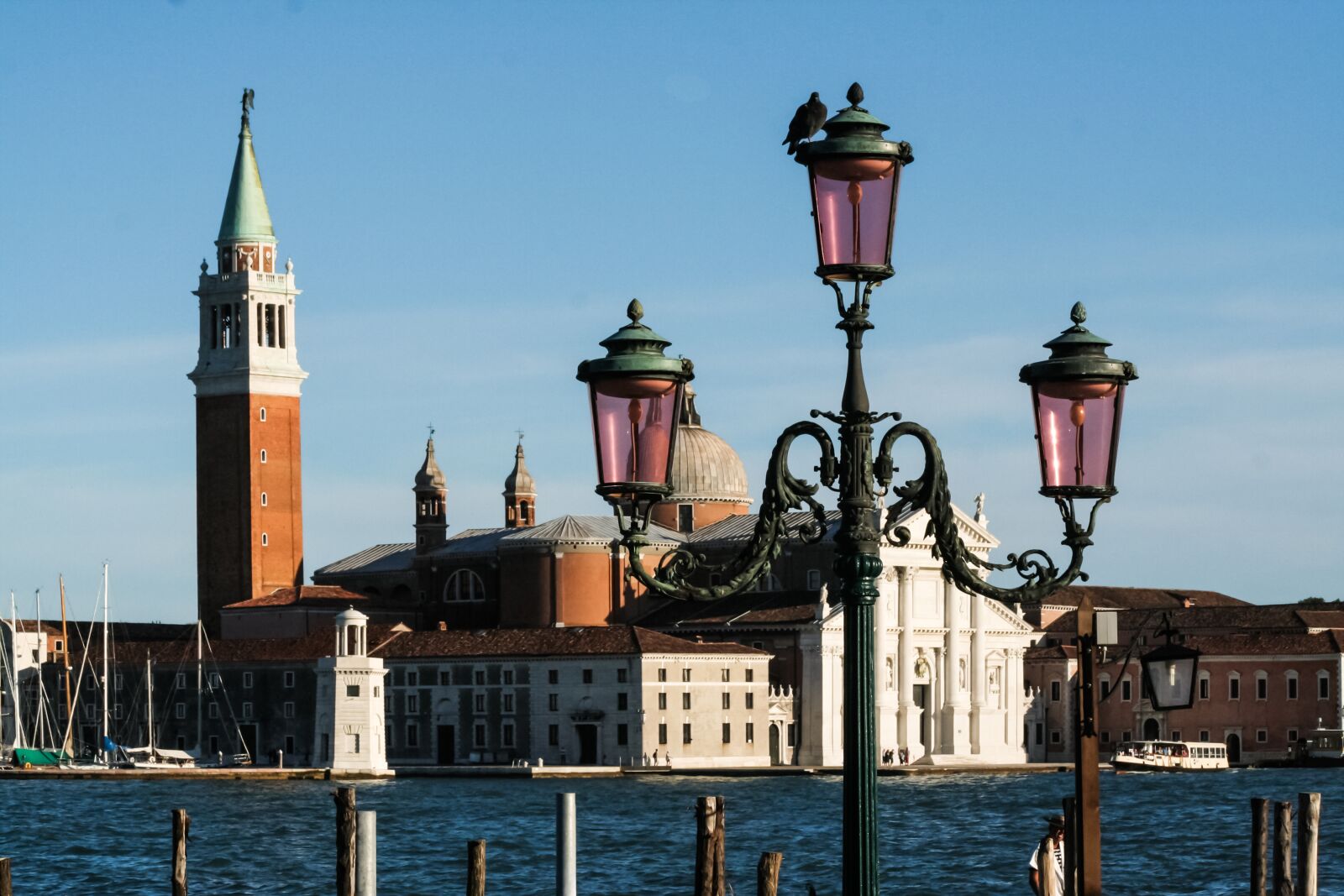 Canon EOS 350D (EOS Digital Rebel XT / EOS Kiss Digital N) sample photo. Italy, venessia, romantic photography