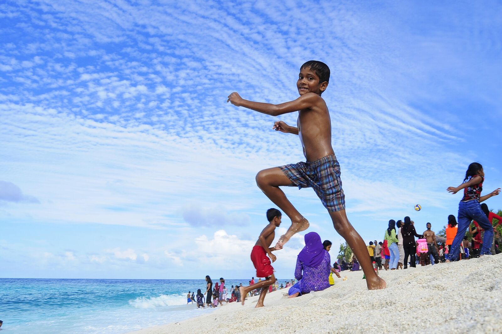Nikon D300 sample photo. Atoll, beach, couple photography