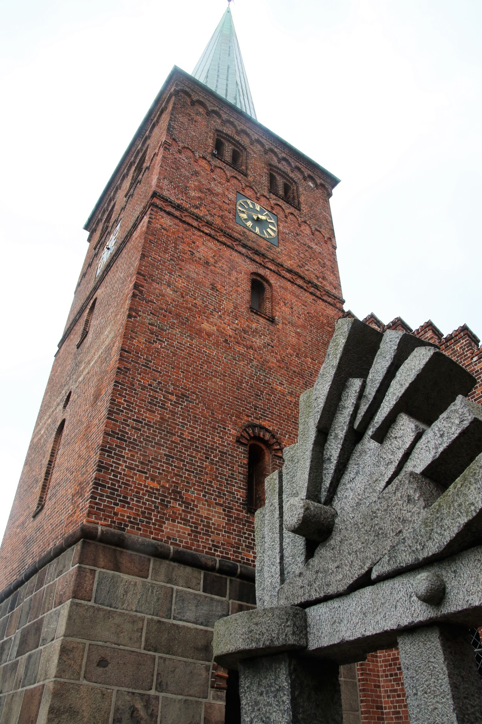 Canon EOS 7D Mark II sample photo. Bricks, church, clock, modern photography