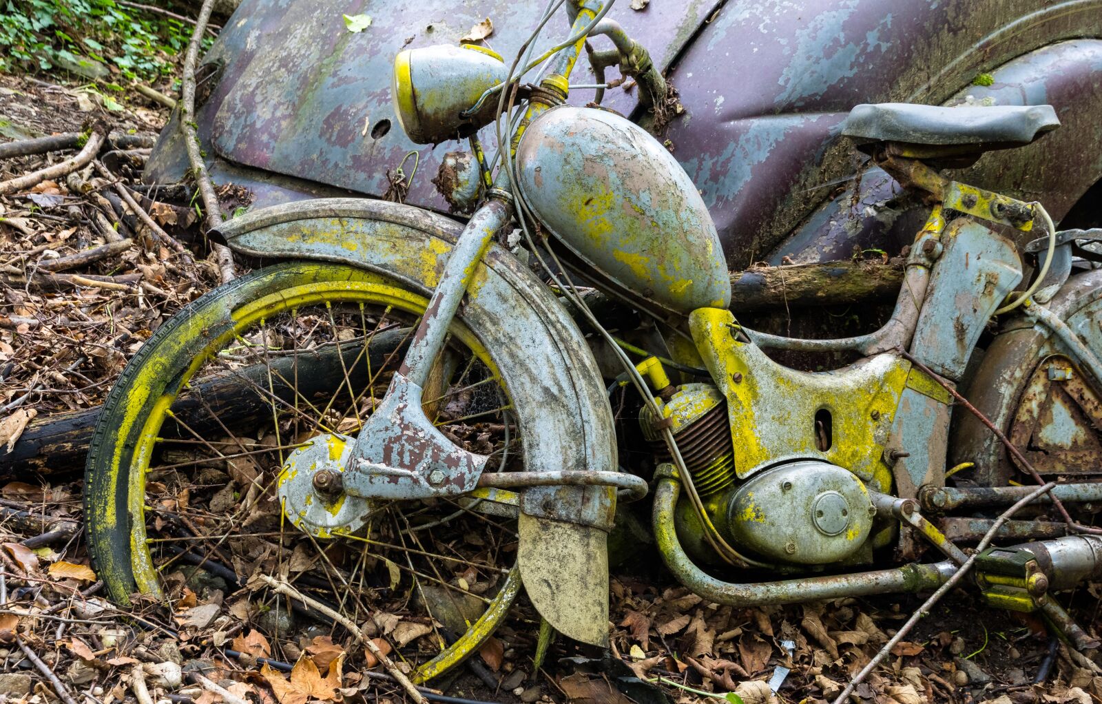 Canon EOS 80D sample photo. Auto, car cemetery, historically photography
