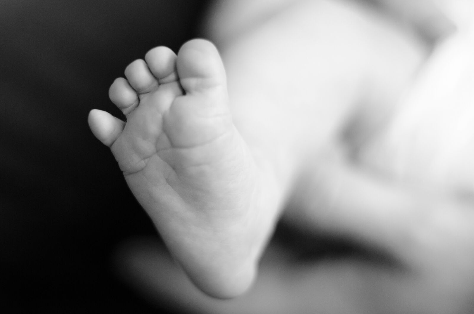 Nikon D5100 sample photo. Baby foot, baby, newborn photography