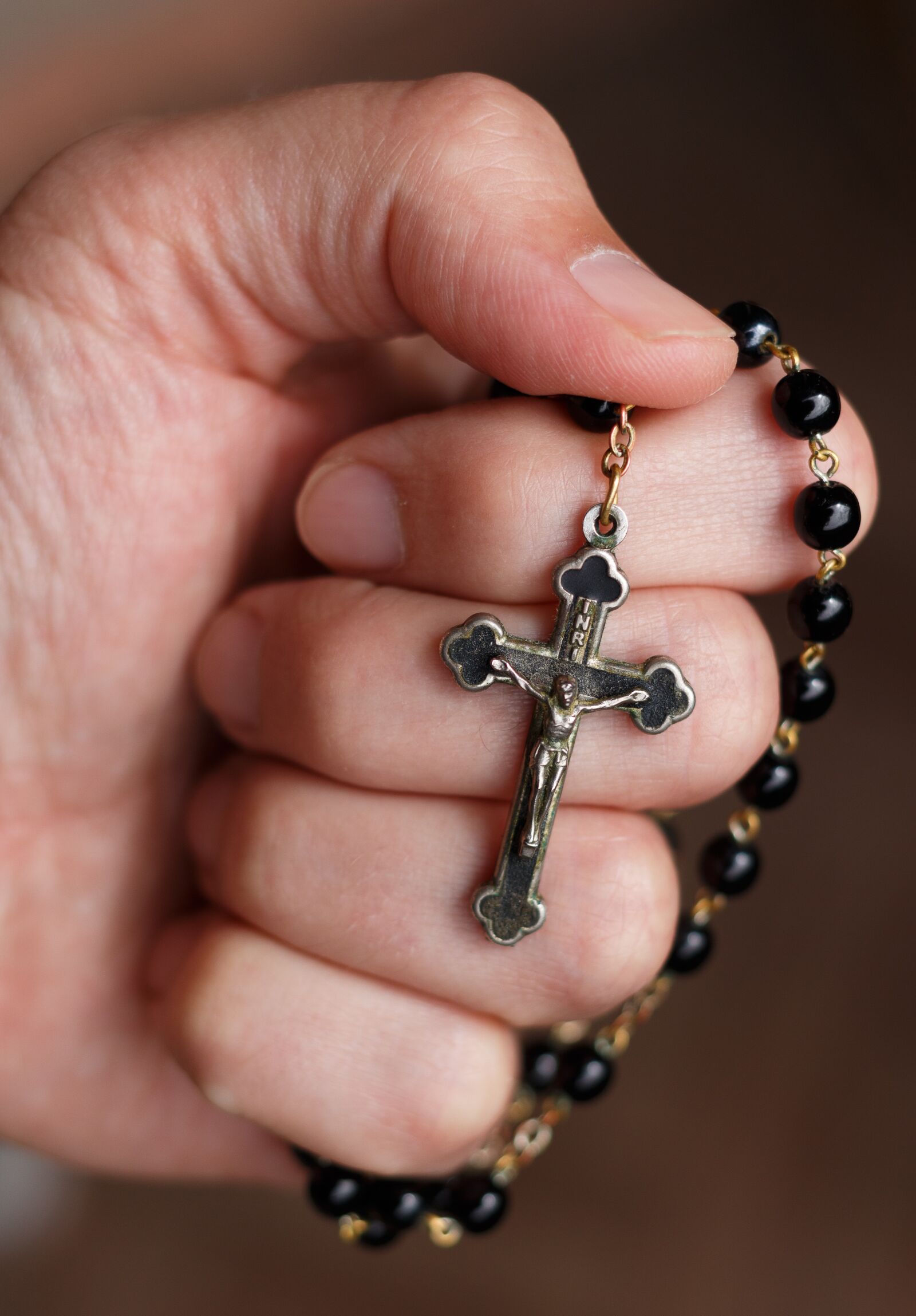Canon EOS 100D (EOS Rebel SL1 / EOS Kiss X7) sample photo. Beads, vera, christianity photography