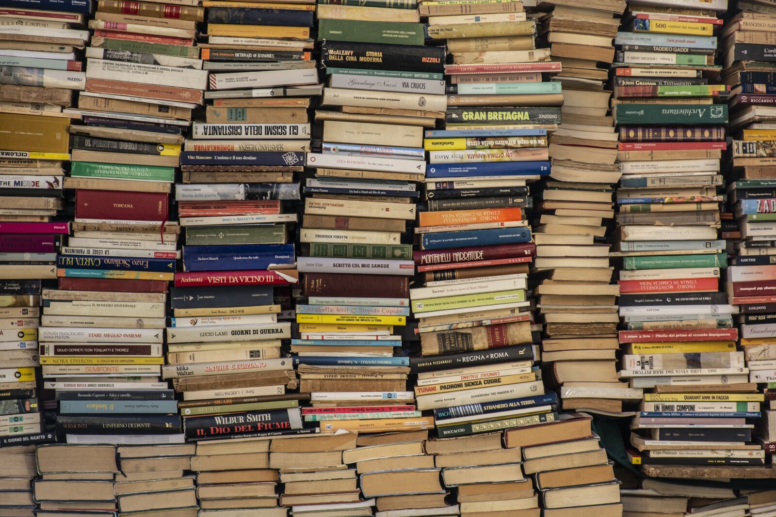 Nikon D7100 sample photo. Background, books, book photography