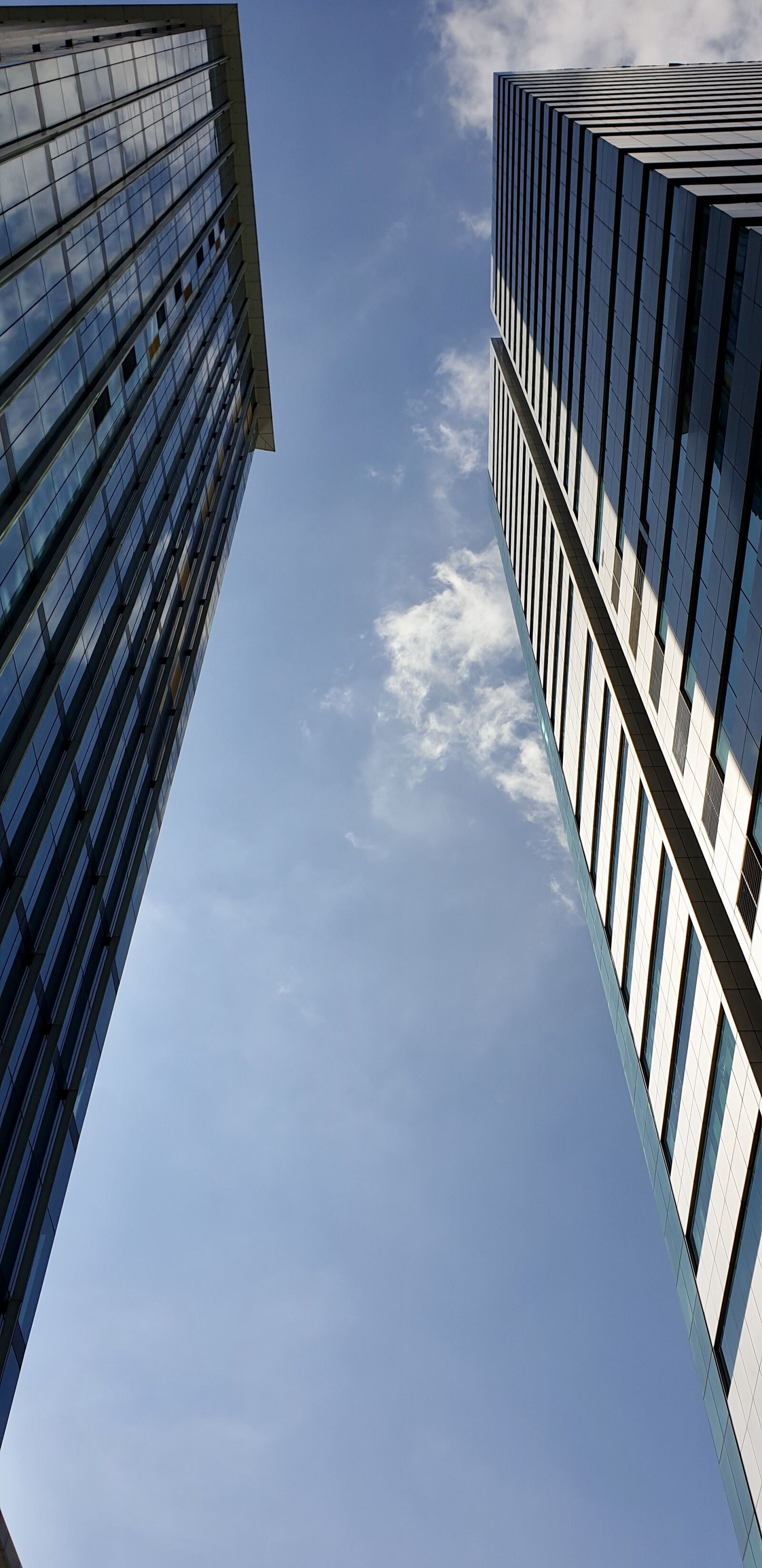 Samsung Galaxy Note9 sample photo. Building, high rise, city photography