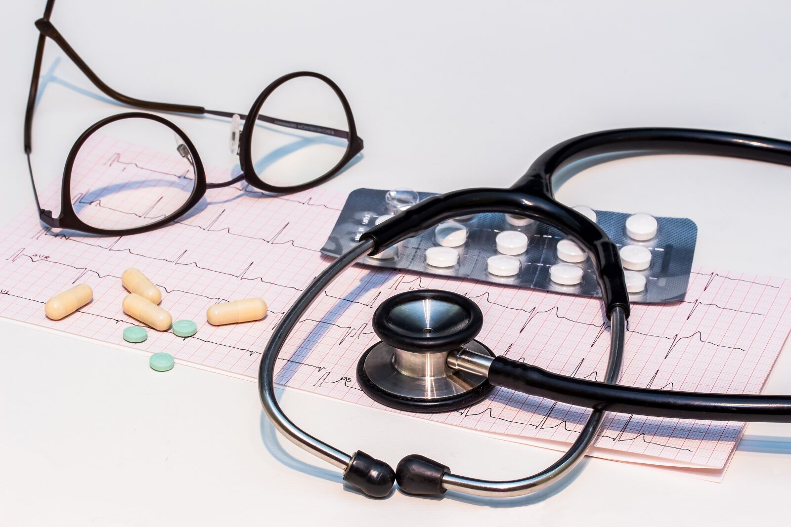 Canon EOS 650D (EOS Rebel T4i / EOS Kiss X6i) sample photo. Ecg, electrocardiogram, stethoscope photography