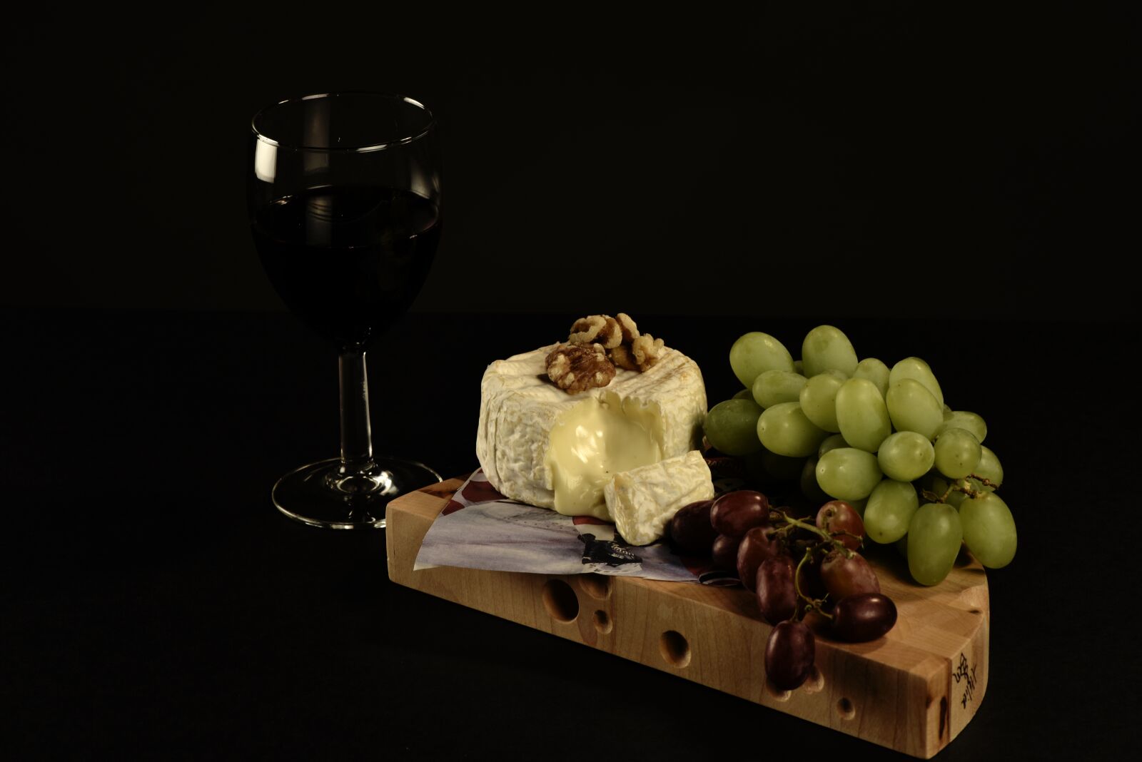 Nikon D810 sample photo. Wine, cheese, grape photography