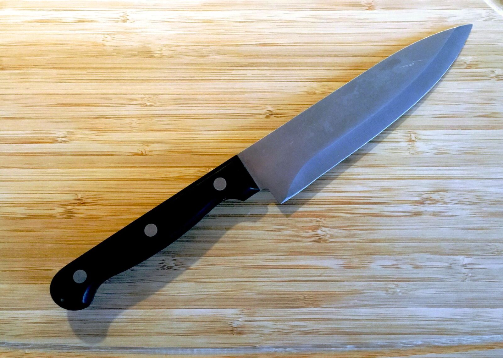 Apple iPhone 6s sample photo. Knife, board, kitchen photography