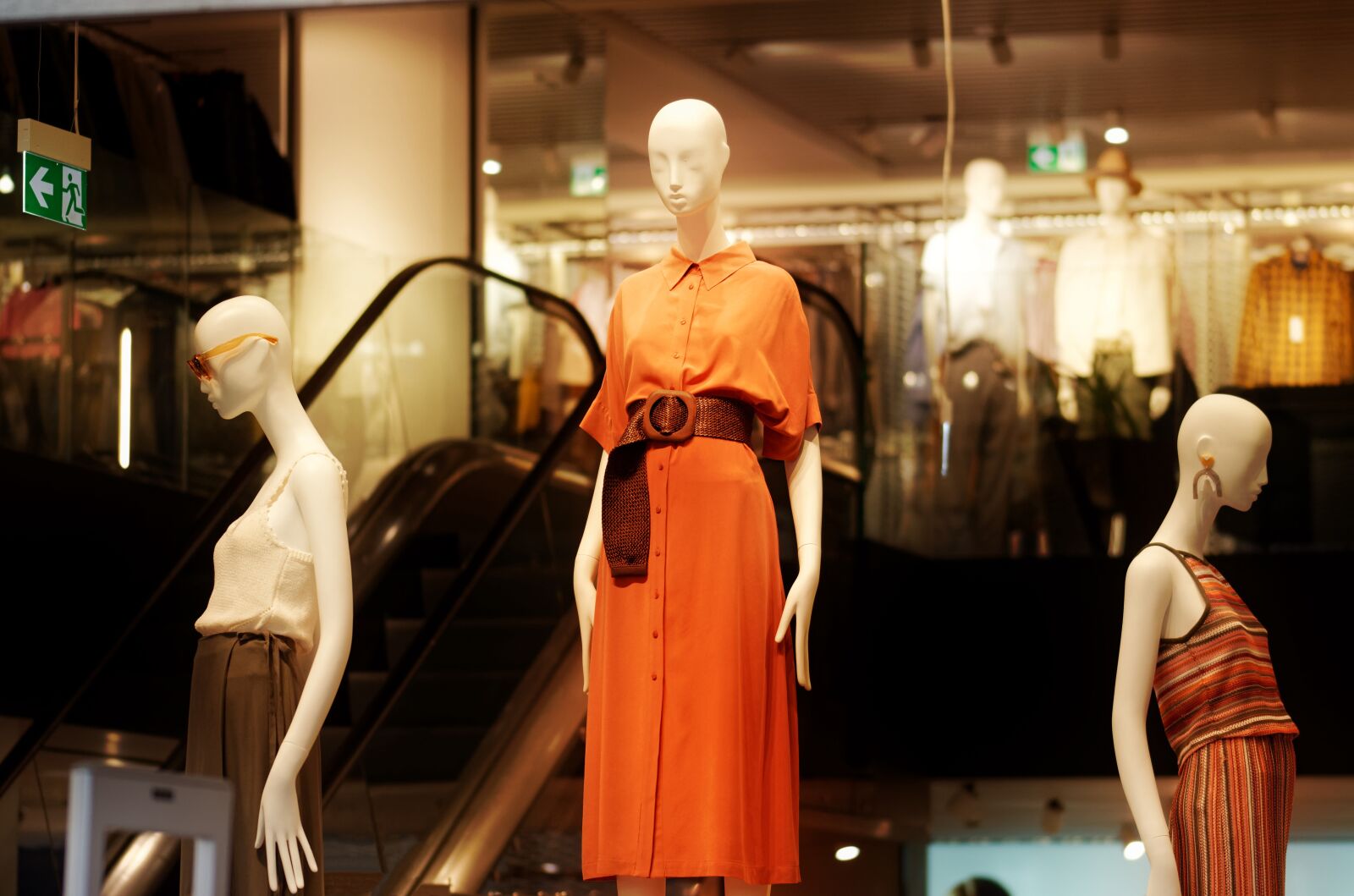 Nikon D5100 sample photo. Dummies, women, fashion photography