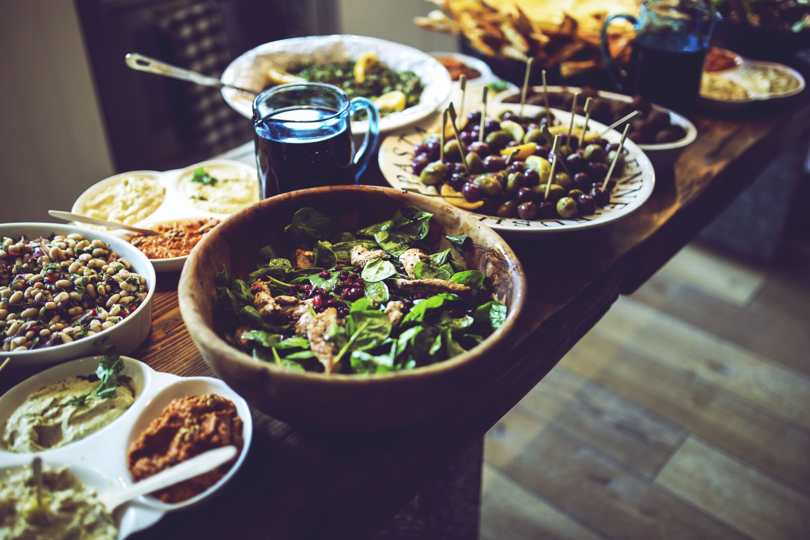 Canon EOS 6D + Sigma 35mm F1.4 DG HSM Art sample photo. Lunch, table, salad photography