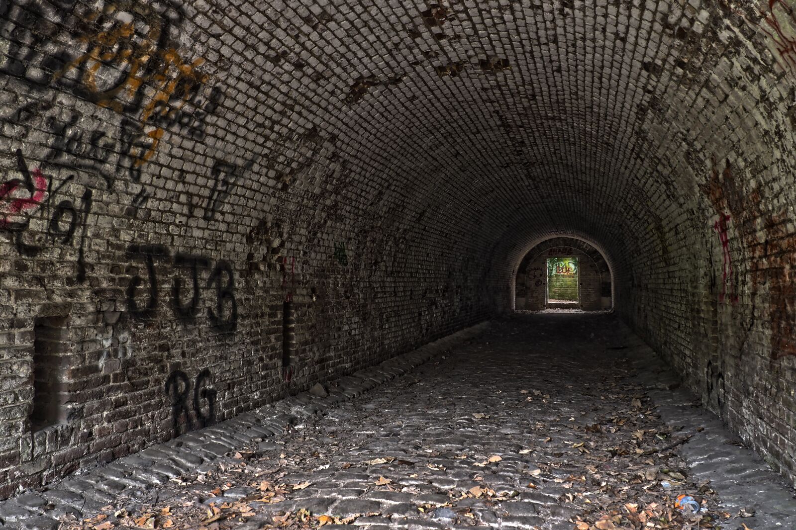 Olympus OM-D E-M10 sample photo. Lost places, barracks, pforphoto photography