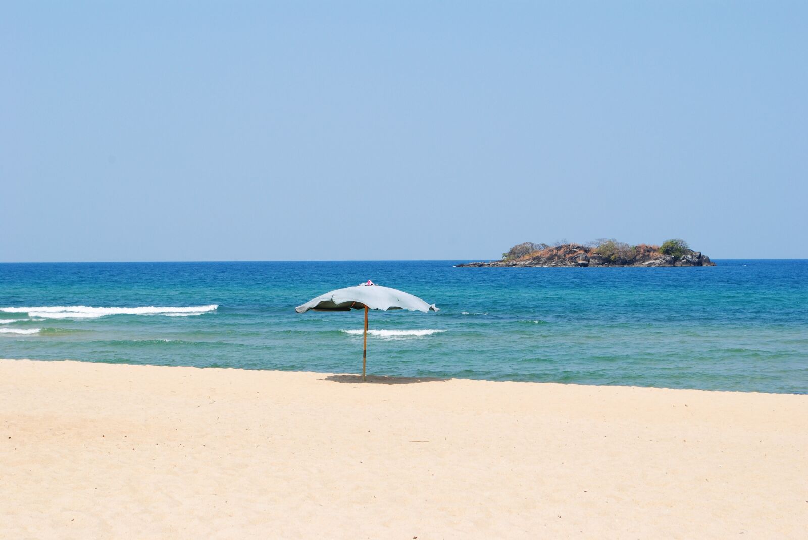 Nikon D3000 sample photo. Malawi, lake, africa photography
