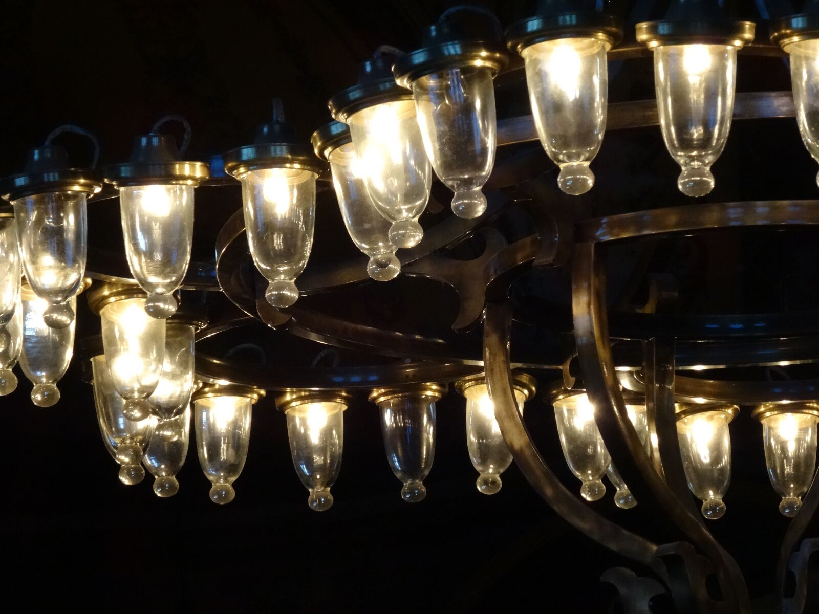 Sony DSC-HX50 sample photo. Lamp, lighting chandelier, mosque photography