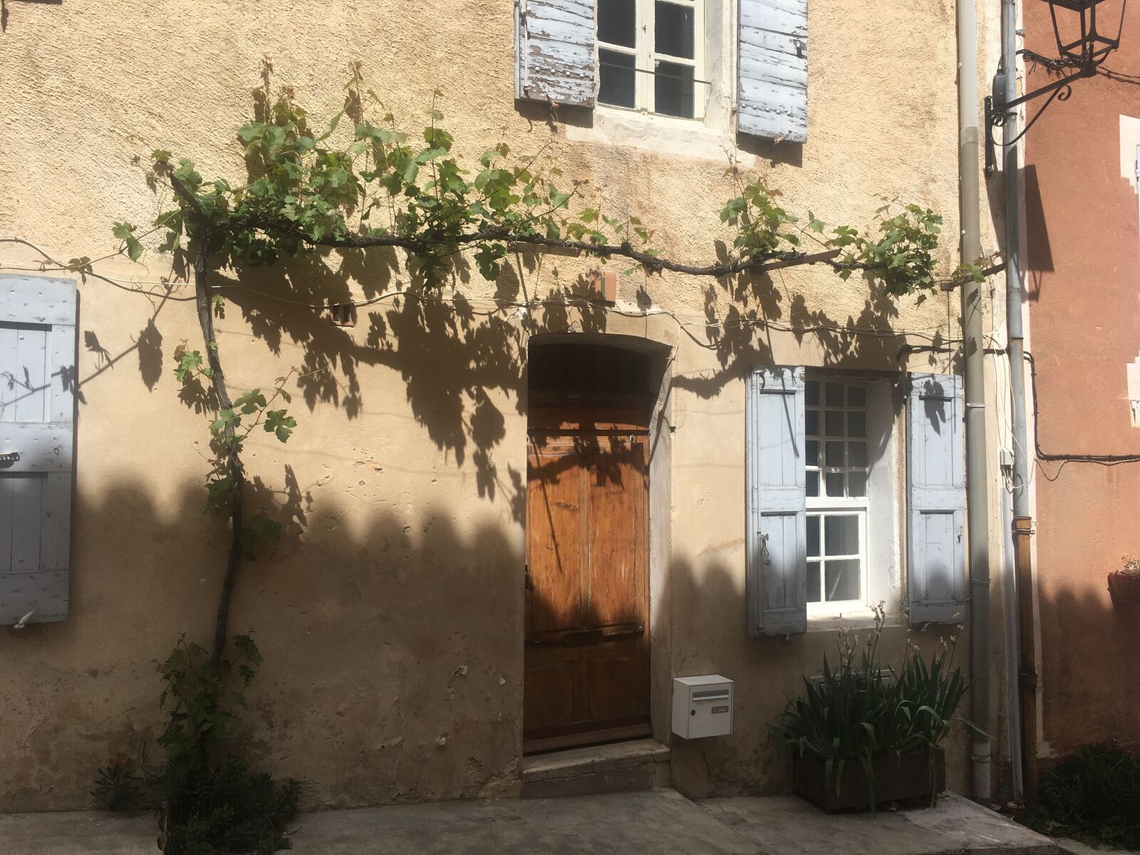 Apple iPhone 6s Plus sample photo. Provence, sunshine, door photography