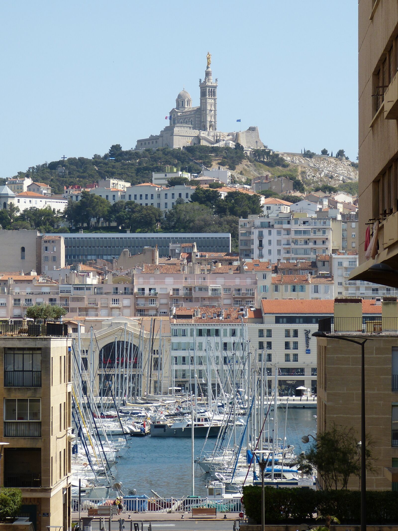 Panasonic Lumix DMC-FZ150 sample photo. Marseille, france, outlook photography