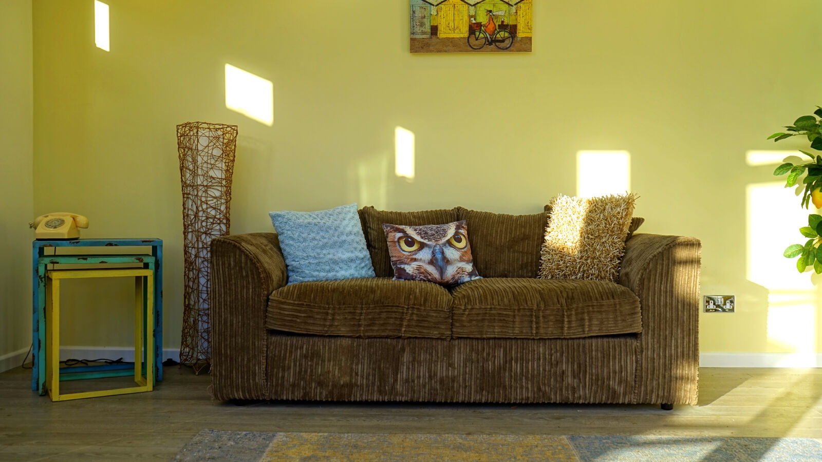 Sony a7 sample photo. Apartment, couch, cozy, decor photography