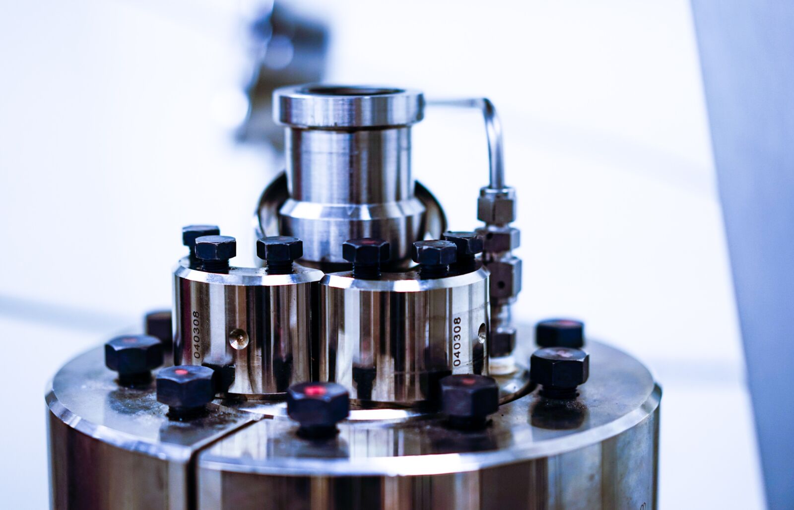 Sony a7 + Sony Sonnar T* FE 55mm F1.8 ZA sample photo. Mechanical, hardware, lab photography