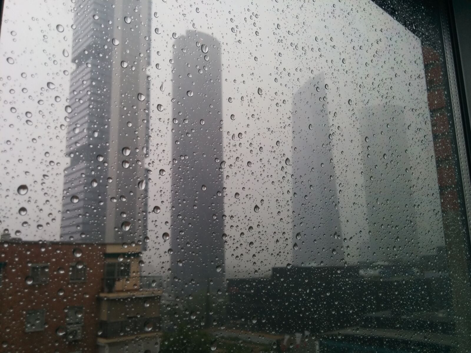 LG Nexus 5 sample photo. Rain, drops, city photography