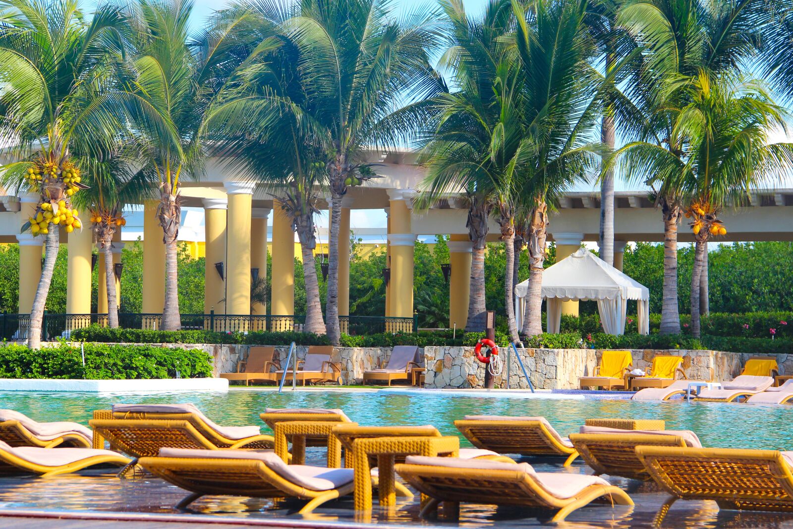Canon EOS 600D (Rebel EOS T3i / EOS Kiss X5) sample photo. Mexico, pool, iberostar grand photography