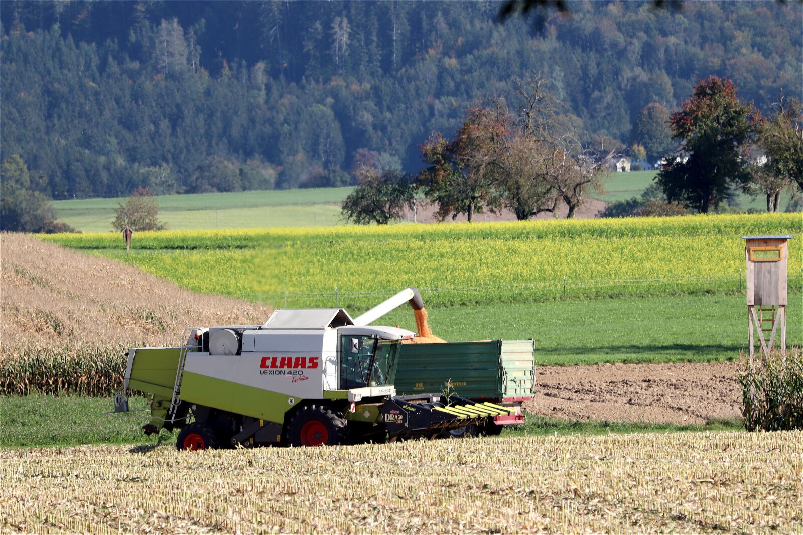 Canon EF 70-300 F4-5.6 IS II USM sample photo. Combine harvester, corn harvest photography