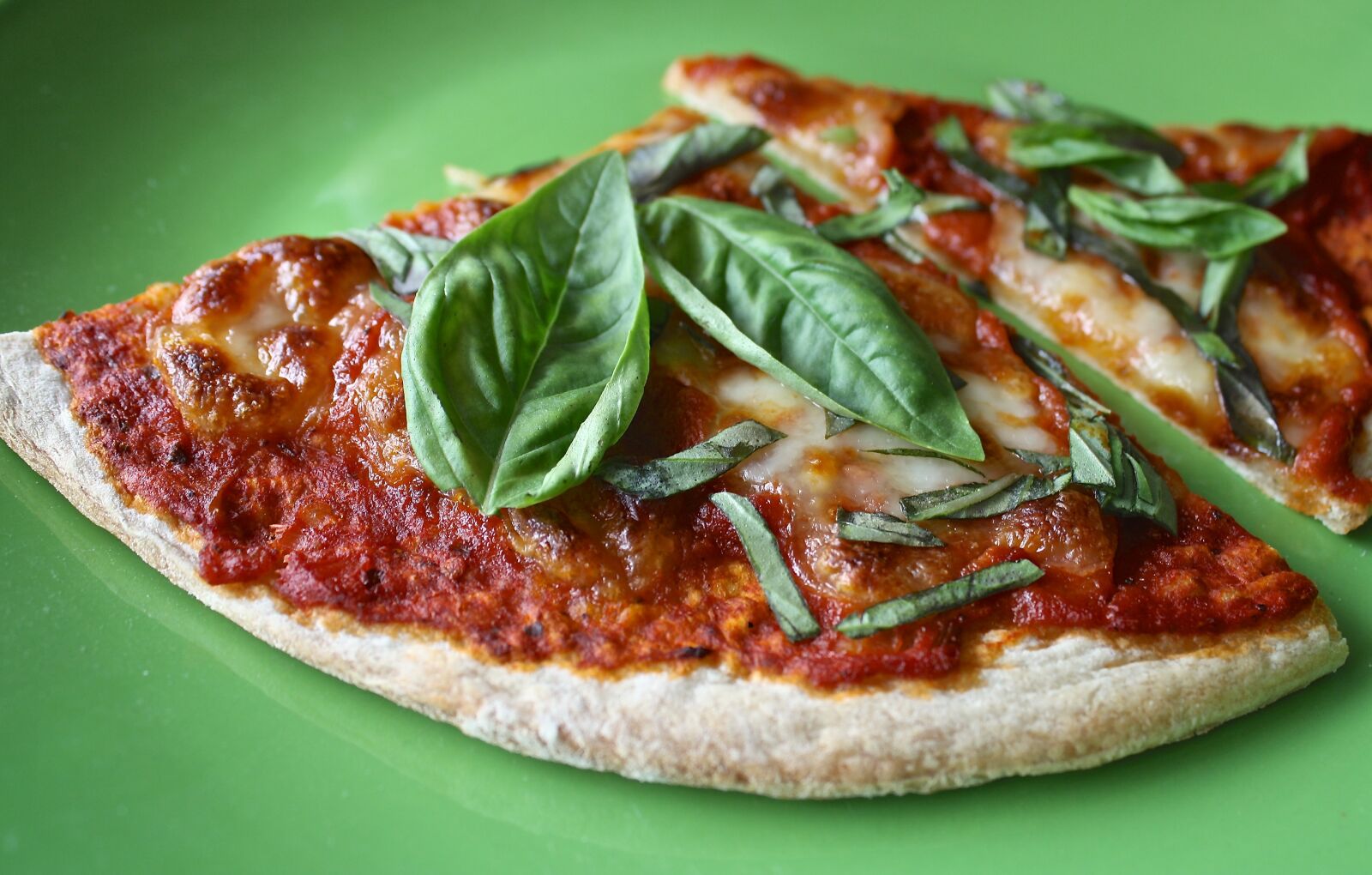 Canon EOS 1000D (EOS Digital Rebel XS / EOS Kiss F) sample photo. Pizza, italian, dinner photography