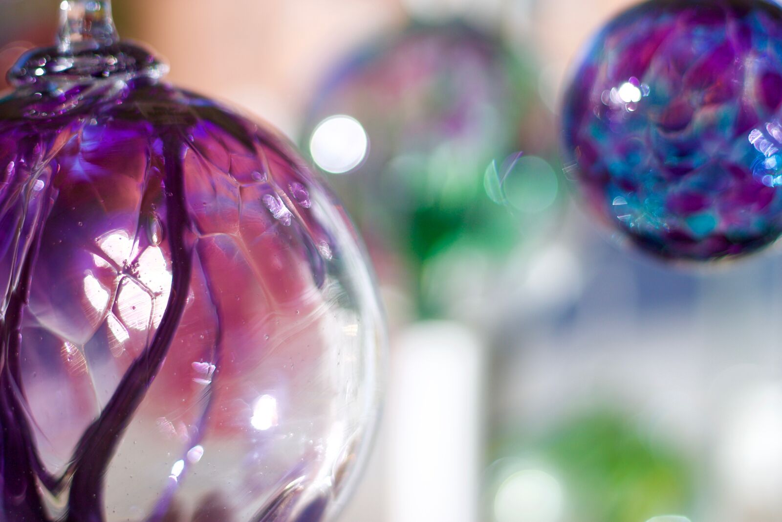 Canon EOS 1100D (EOS Rebel T3 / EOS Kiss X50) sample photo. Purple, blue, glass photography