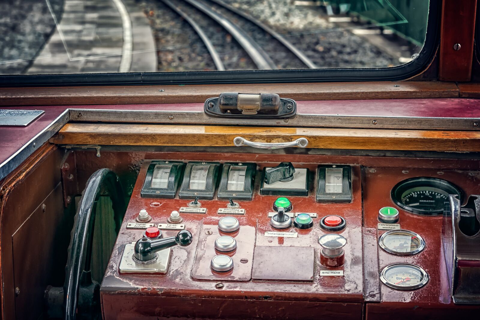 Nikon D3300 sample photo. Train, control desk, transport photography