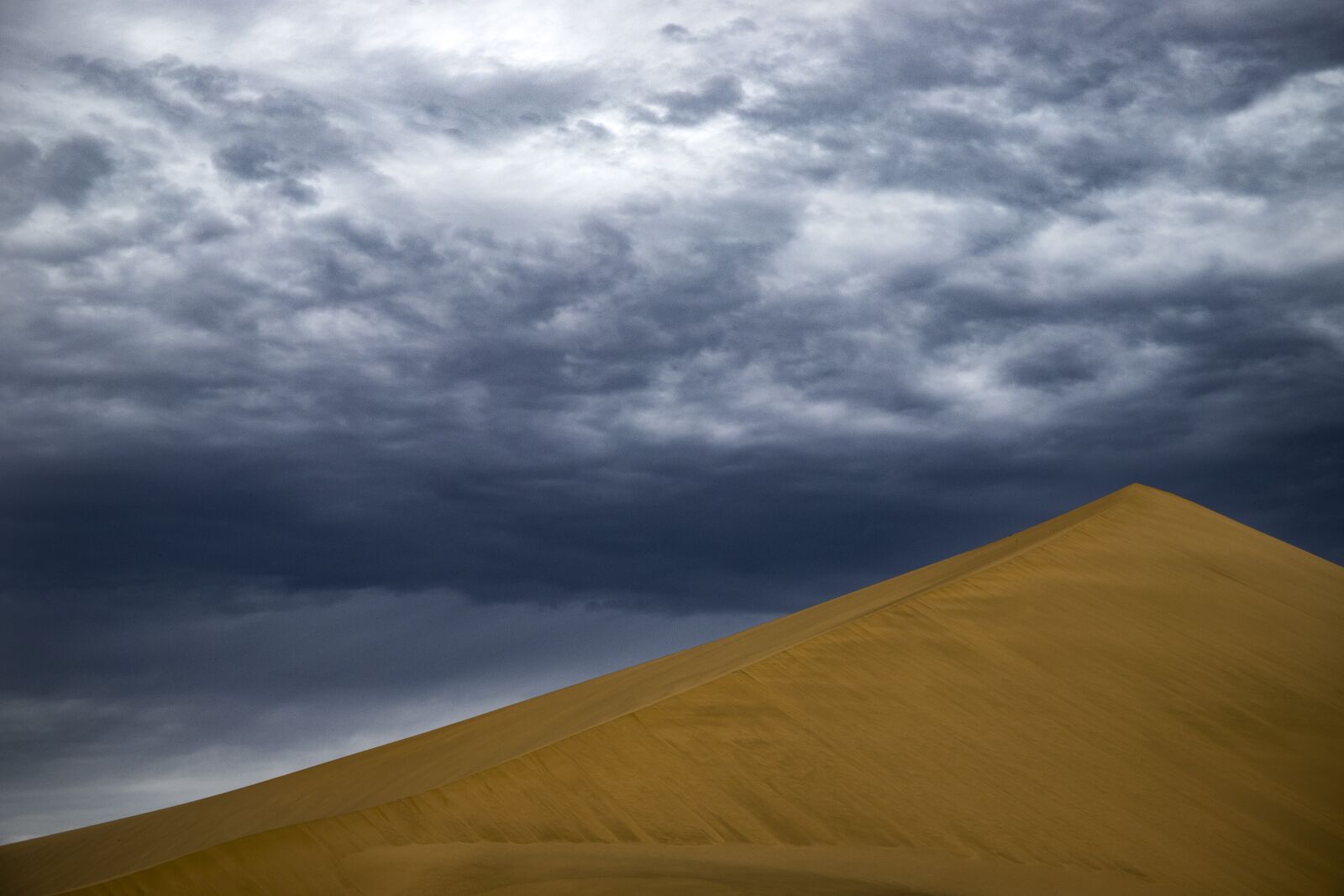 Canon EOS 6D Mark II sample photo. Desert, geometry, stones photography