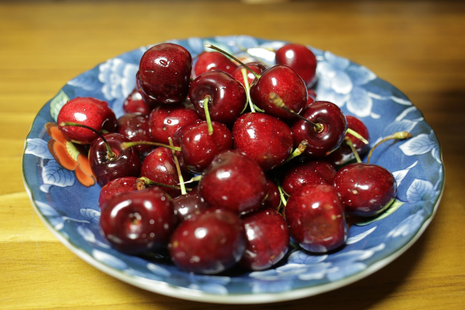 Canon EOS 6D + Canon EF 35mm F2 IS USM sample photo. Cherry, fruit, red photography