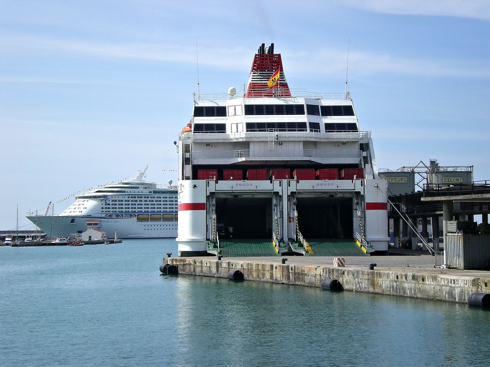 Nikon COOLPIX S200 sample photo. Ferry, cruise, port photography
