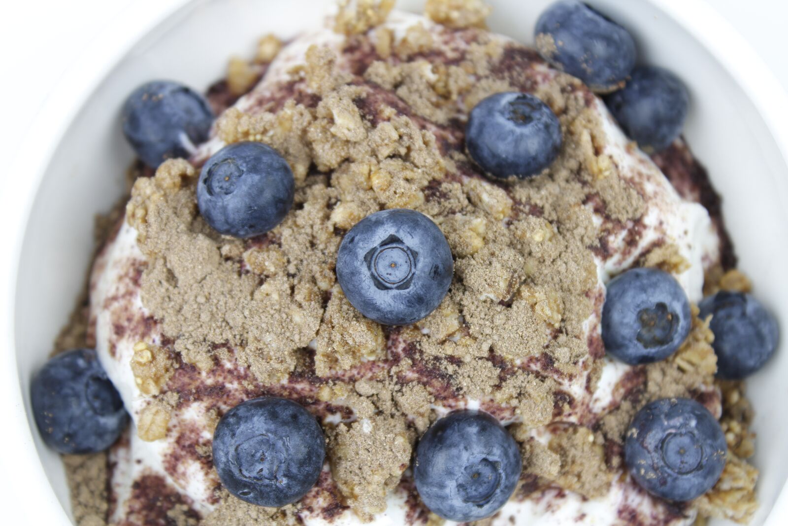 Canon EOS 600D (Rebel EOS T3i / EOS Kiss X5) sample photo. Granola, breakfast, blueberry photography