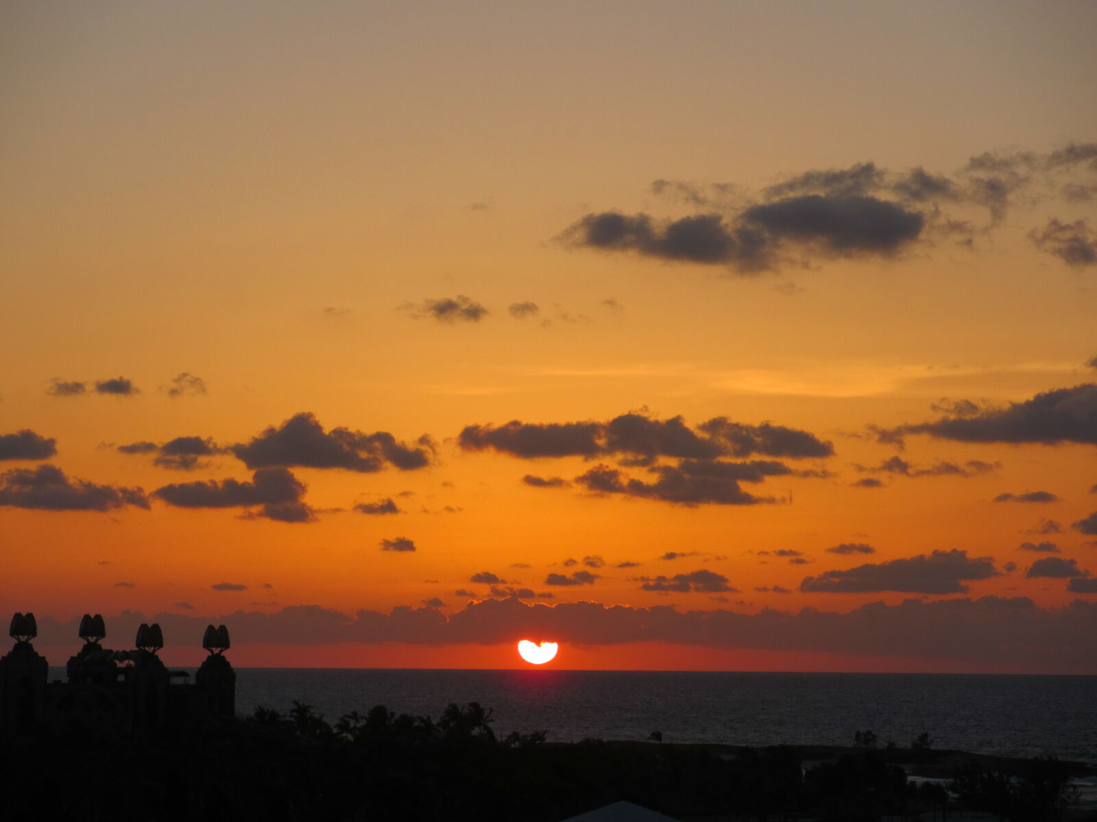 Canon PowerShot ELPH 310 HS (IXUS 230 HS / IXY 600F) sample photo. Paradise, sea, sunset photography