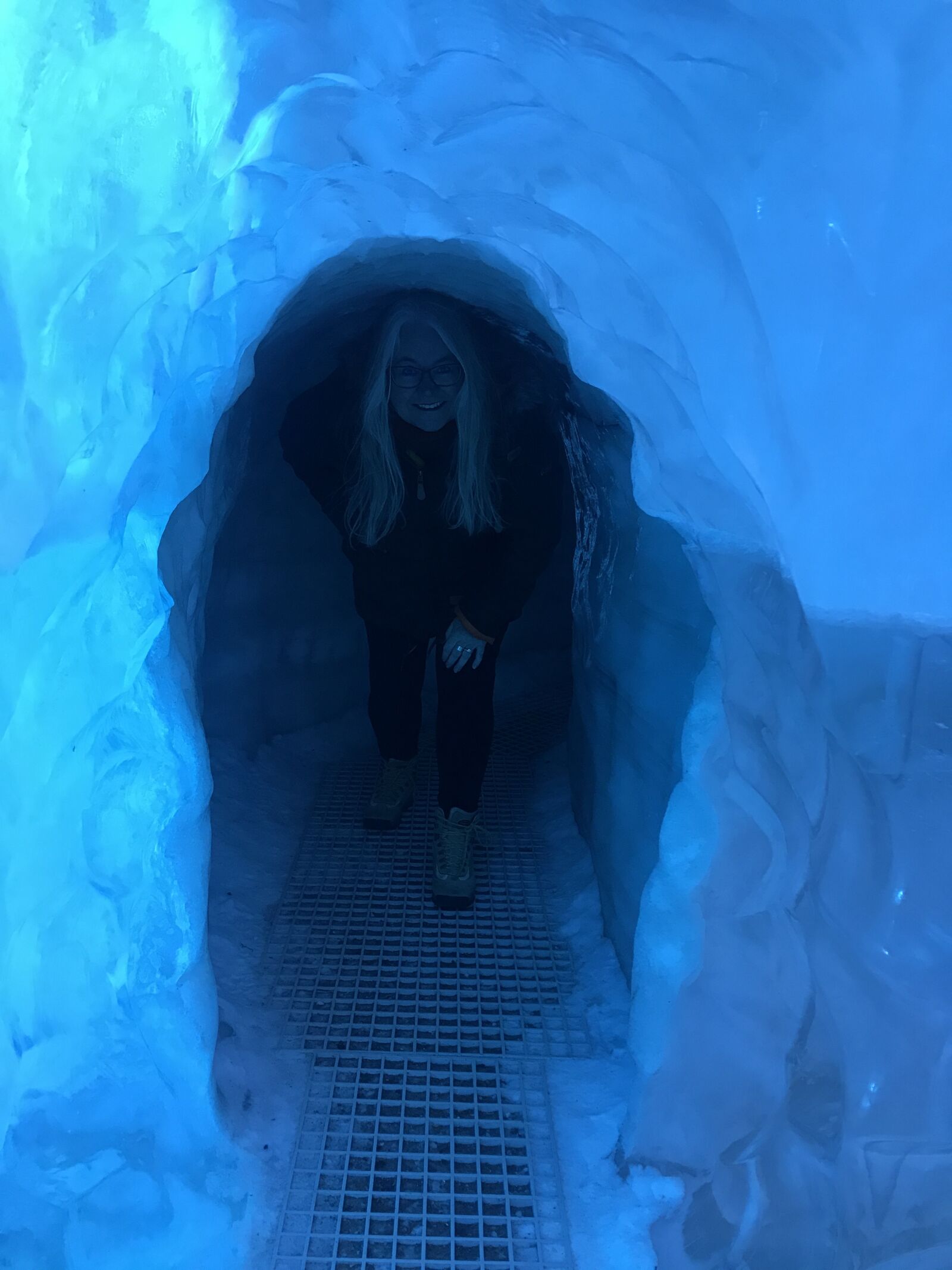 iPhone 7 Plus back dual camera 3.99mm f/1.8 sample photo. Ice, frozen, tunnel photography
