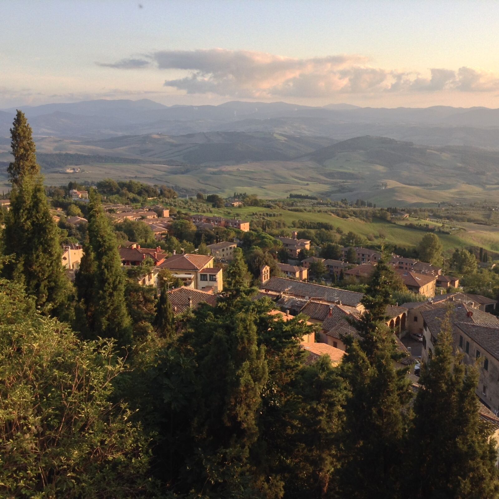 iPad mini back camera 3.3mm f/2.4 sample photo. Tuscany, italy, village photography