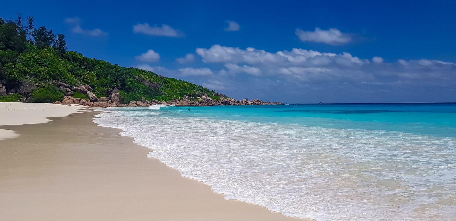 Samsung Galaxy S8 sample photo. La digue, petit anse photography