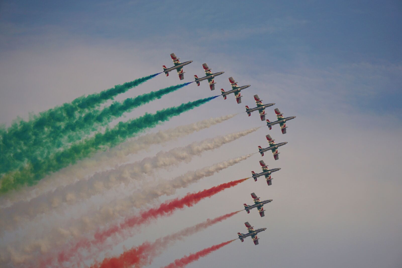 Sony E 55-210mm F4.5-6.3 OSS sample photo. Freccie tricolori, italian acrobatic photography