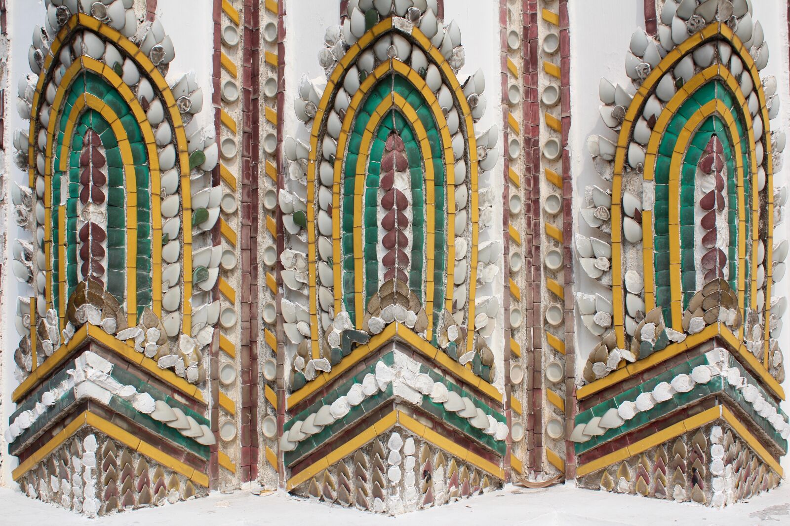 Canon EOS 600D (Rebel EOS T3i / EOS Kiss X5) sample photo. Mosaic, tiles, colorful photography