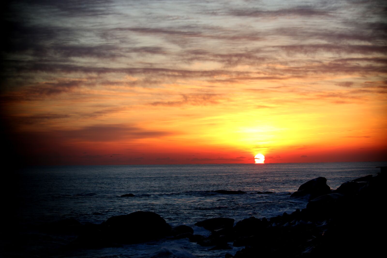 Canon EF-S 55-250mm F4-5.6 IS sample photo. Sea, sunrise, in the photography