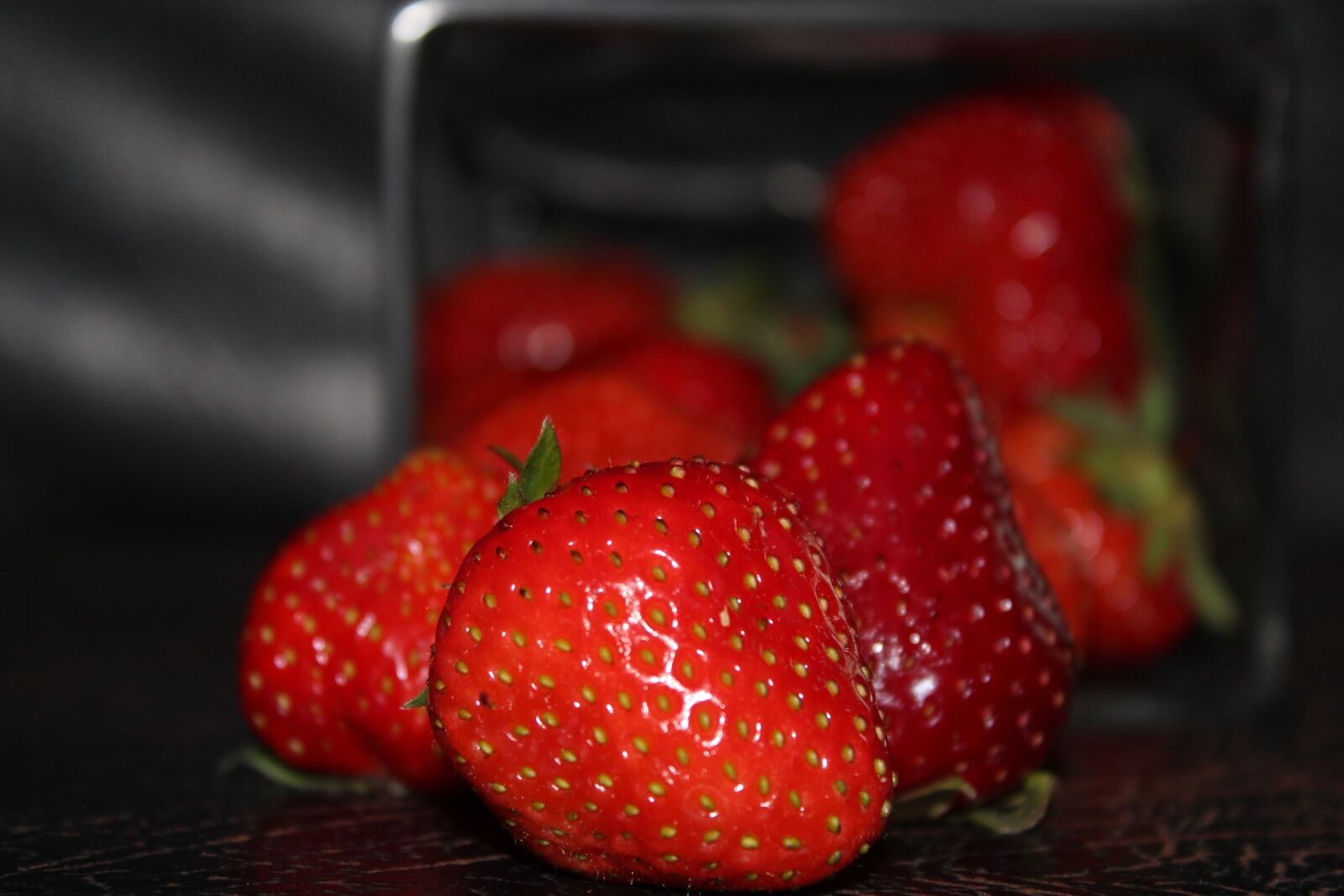 Canon EOS 1300D (EOS Rebel T6 / EOS Kiss X80) sample photo. Strawberry, fruit, delicious photography
