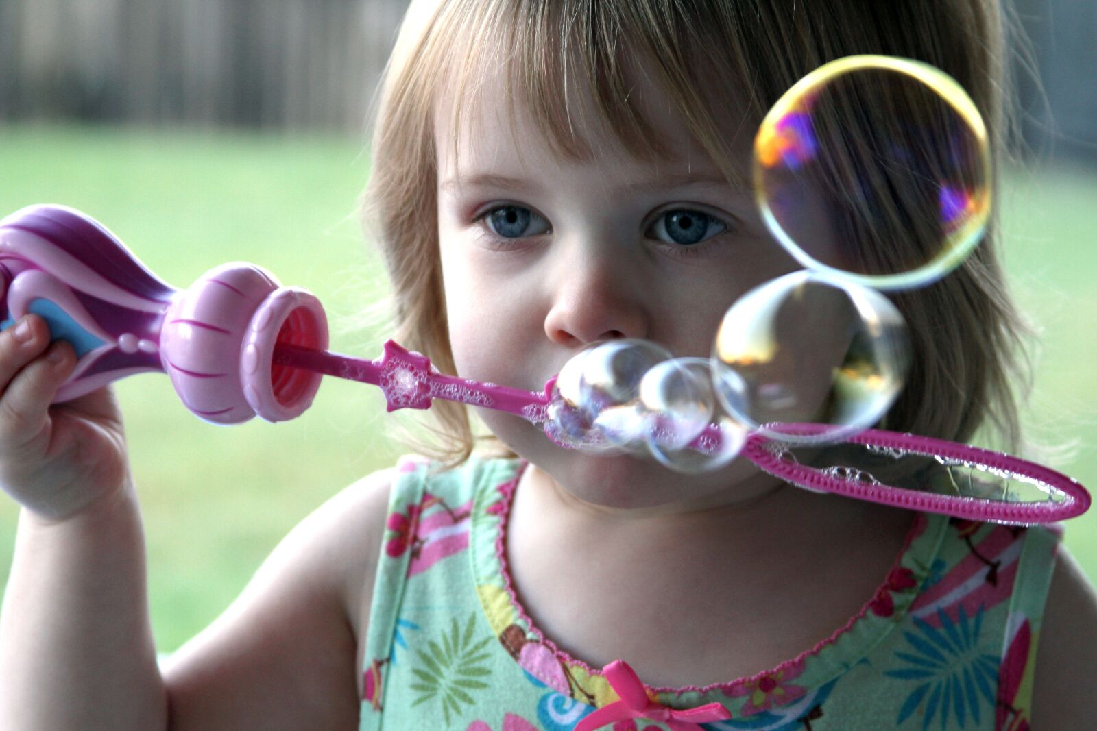 Canon EOS 7D sample photo. Bubbles, child, childhood photography