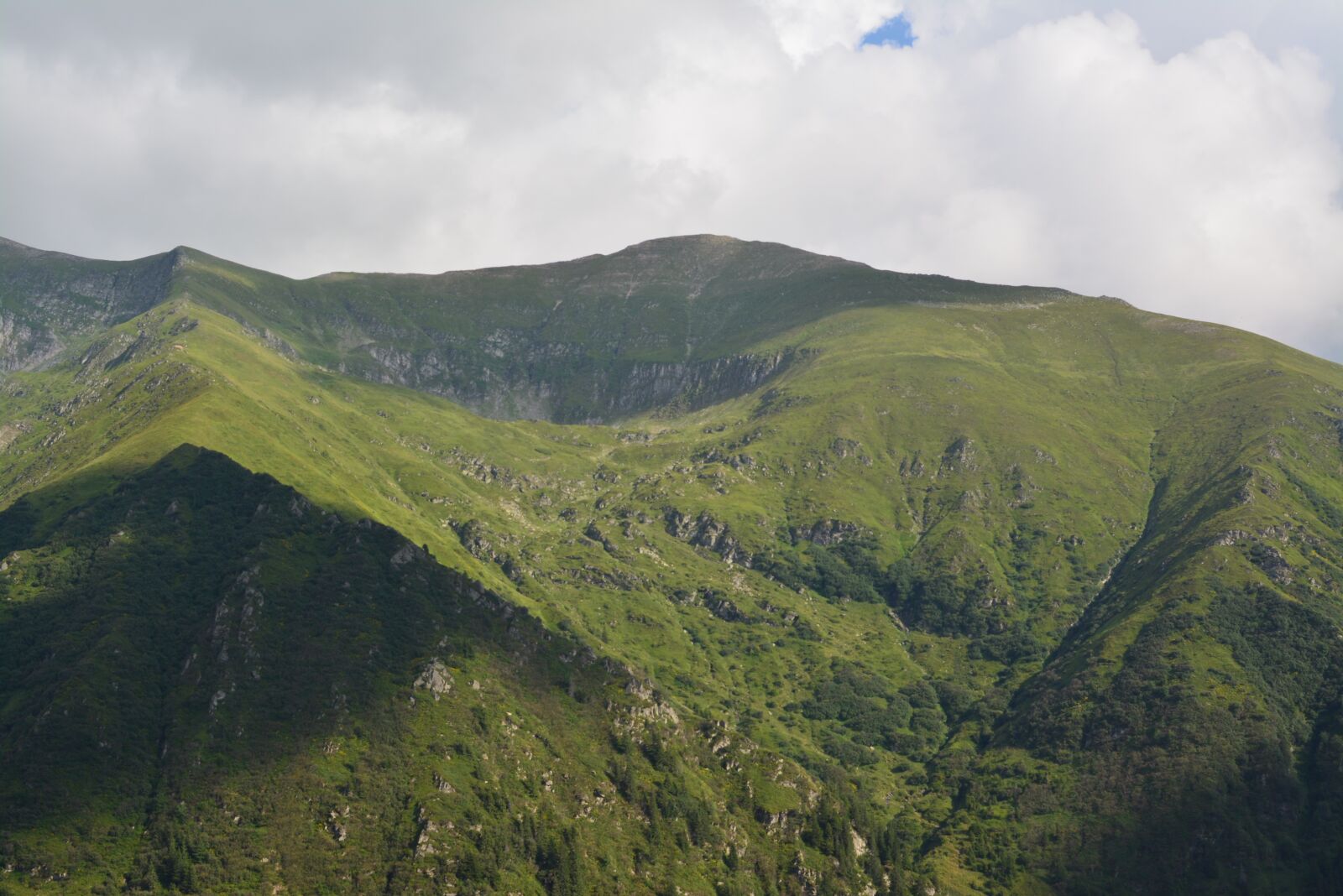 Nikon D5200 sample photo. Mountain, cloud, transfagarasanul photography
