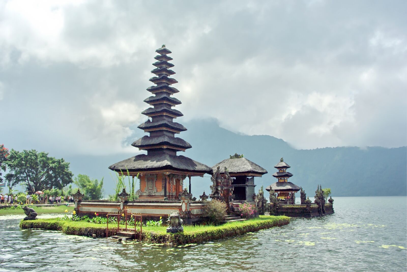 Pentax K200D sample photo. Indonesia, bali, ulun danu photography