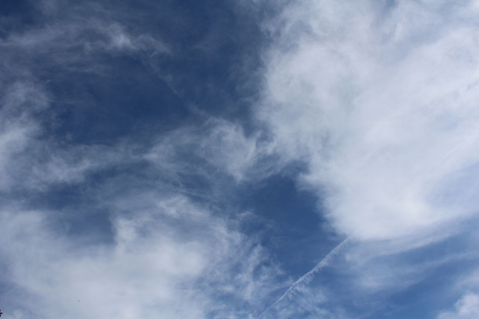 Canon EOS 1200D (EOS Rebel T5 / EOS Kiss X70 / EOS Hi) sample photo. Sky, blue, clouds photography