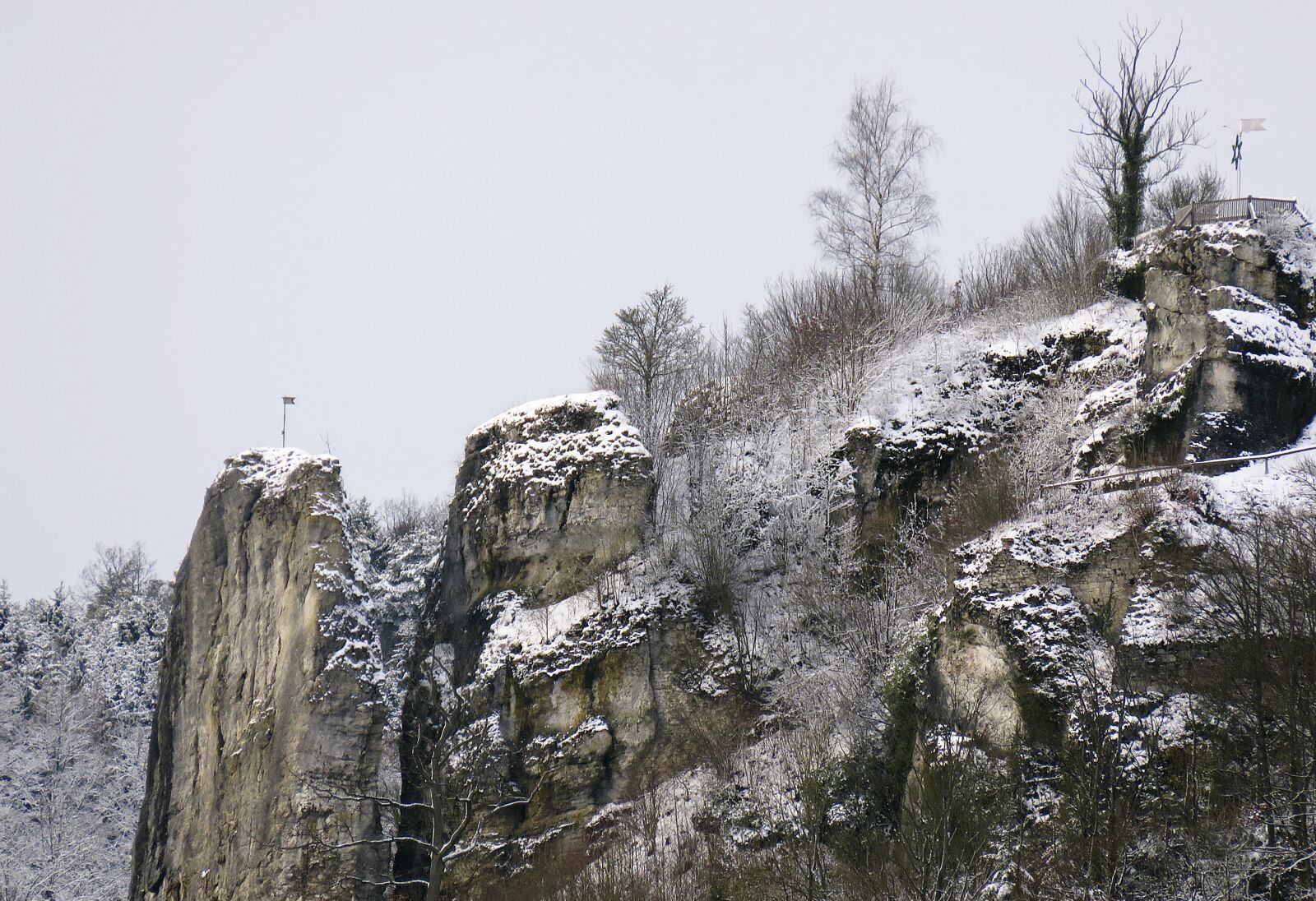 Canon PowerShot SX710 HS sample photo. Winter, morning, rock photography