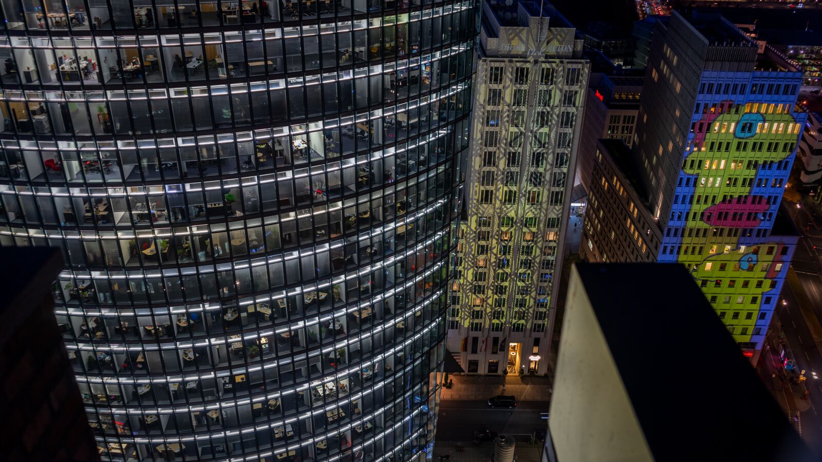Sony a7 II + Sony FE 28-70mm F3.5-5.6 OSS sample photo. Night, long exposure, office photography