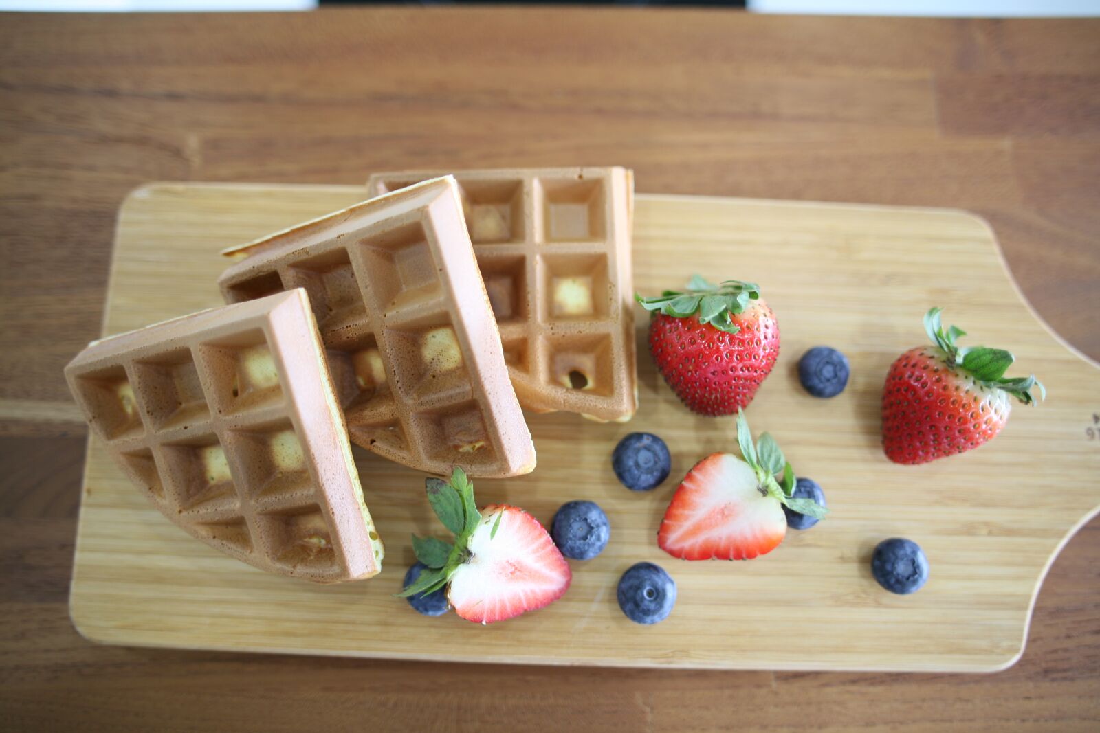 Canon EOS 5D sample photo. Waffles, waffle cake, dessert photography