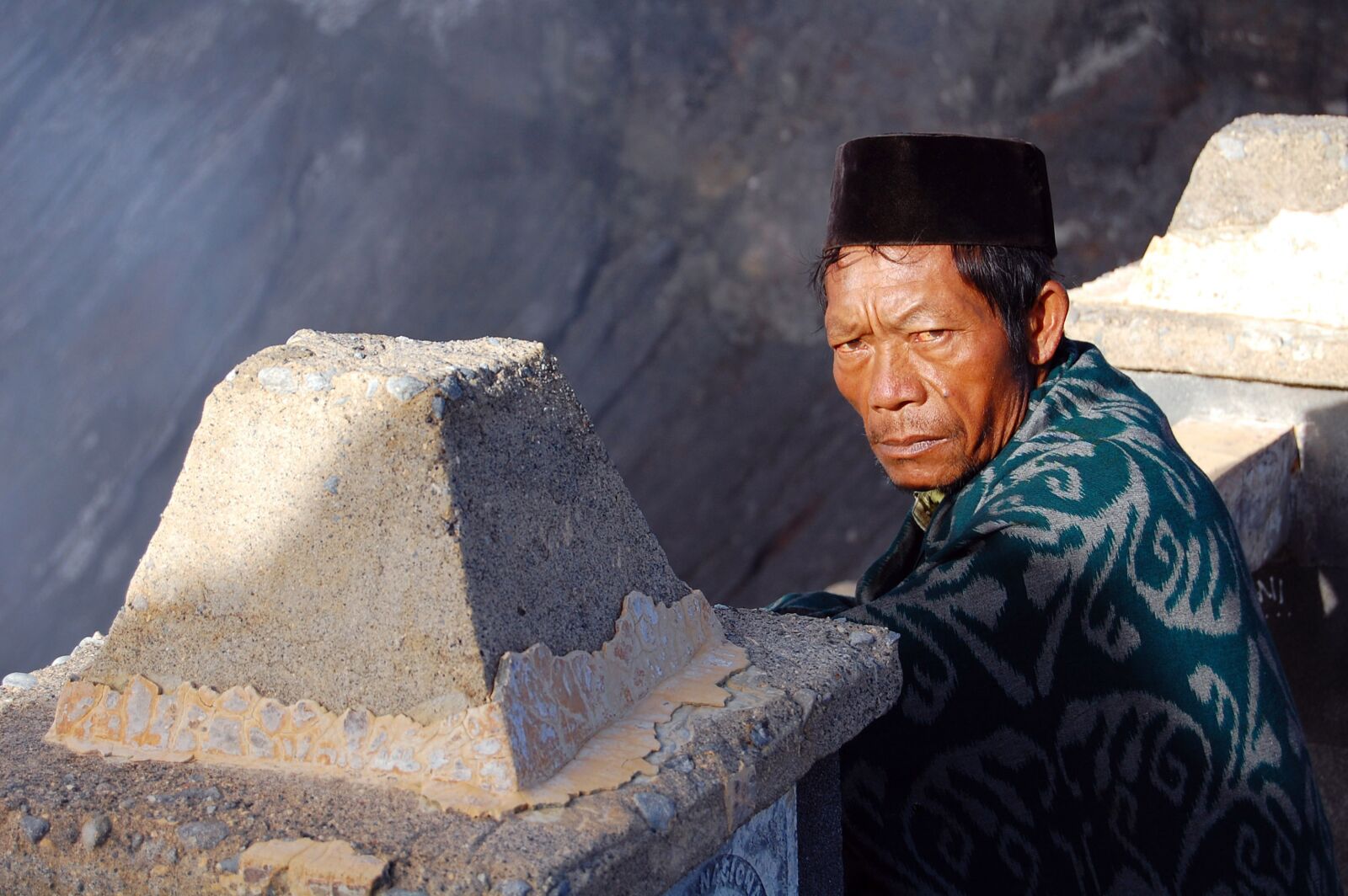 Nikon D40 sample photo. Indonesia, bromo volcano, man photography