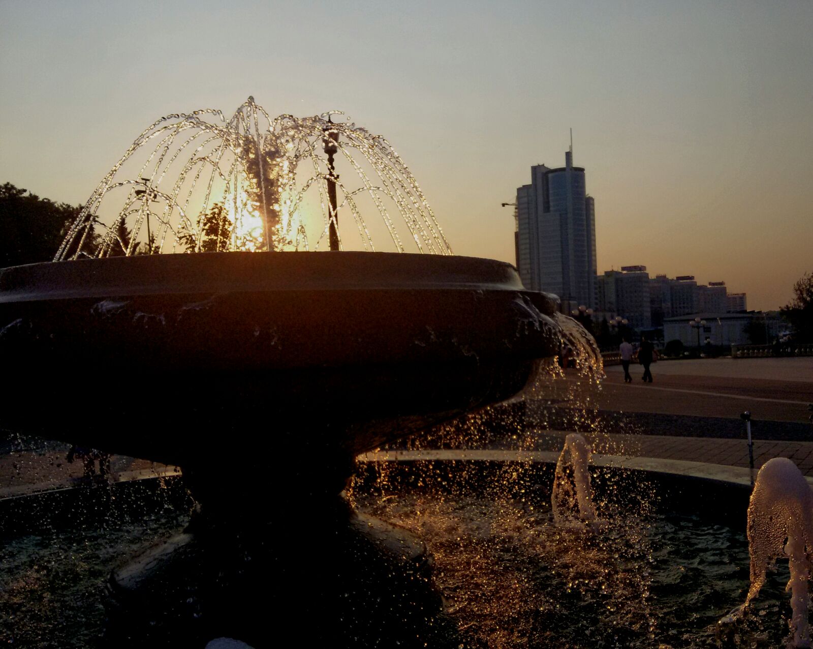 Samsung Galaxy S5 Mini sample photo. Night photography