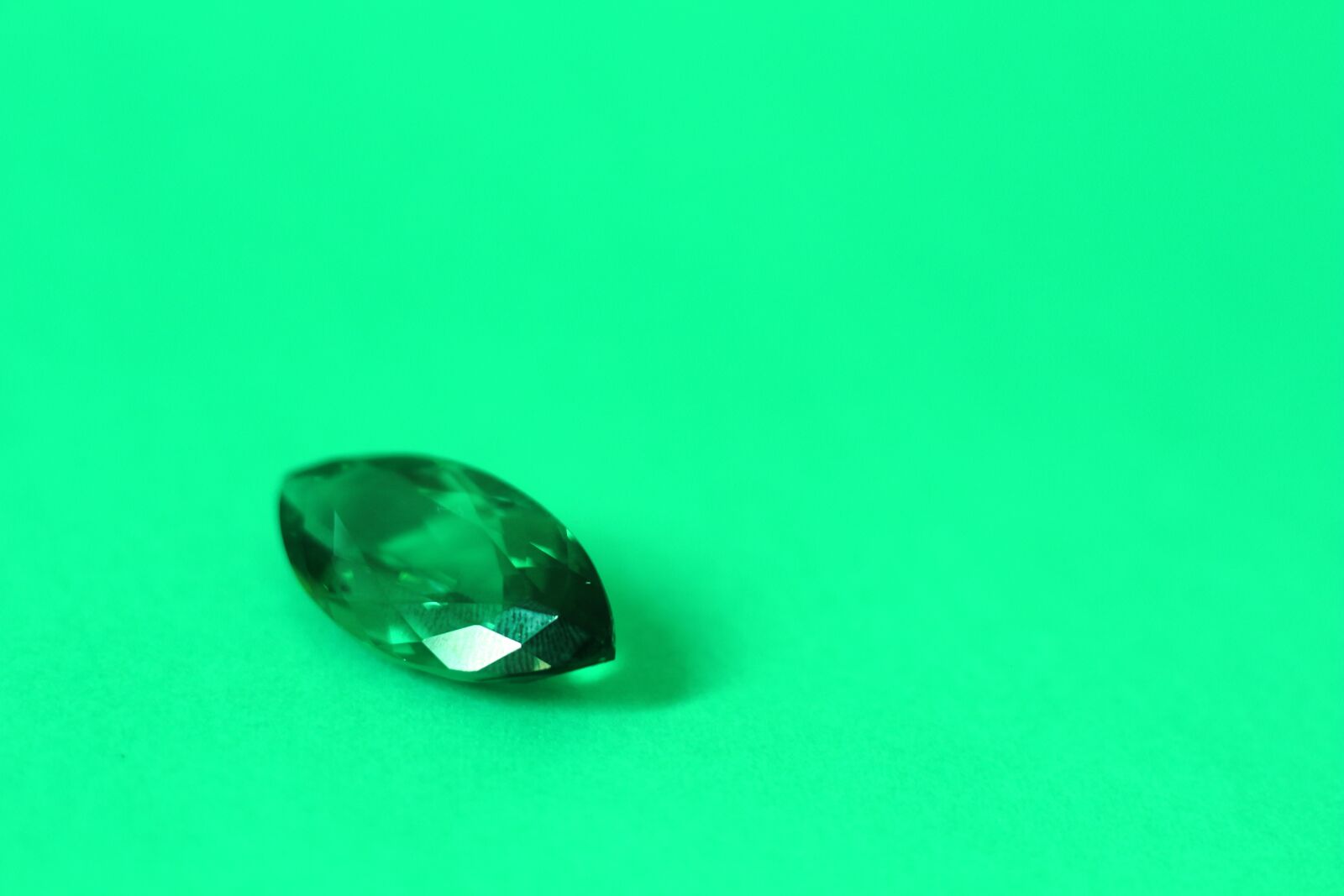 Canon EOS 700D (EOS Rebel T5i / EOS Kiss X7i) sample photo. Gem, jewel, jewelty photography